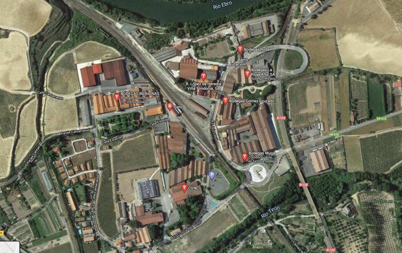 En El Corazon Del Barrio De La Estacion Villa Харо Екстериор снимка